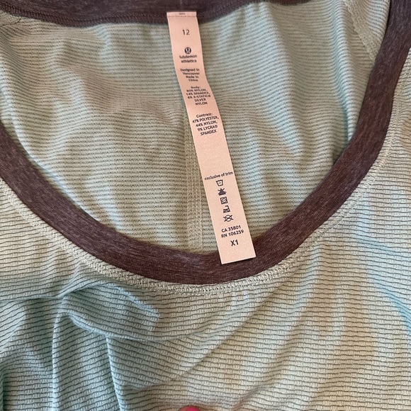Lululemon Top NWOT - Picture 3 of 3